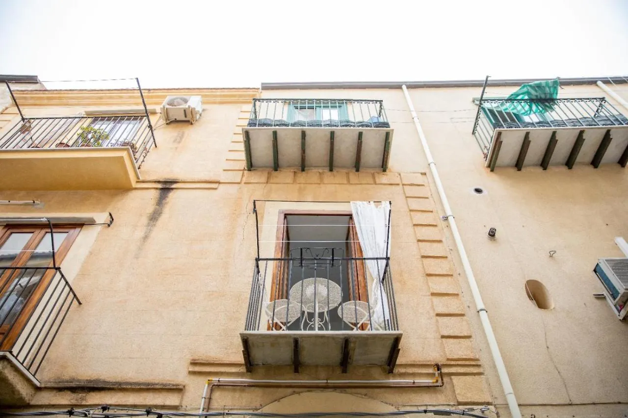 La Maison De La Mer Cefalù 0*,  Italia